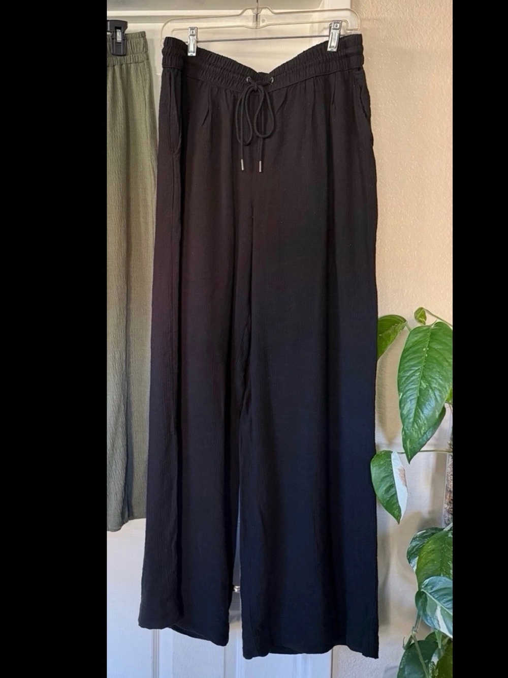 a new day— Wide-Leg Drawstring Pants - Black